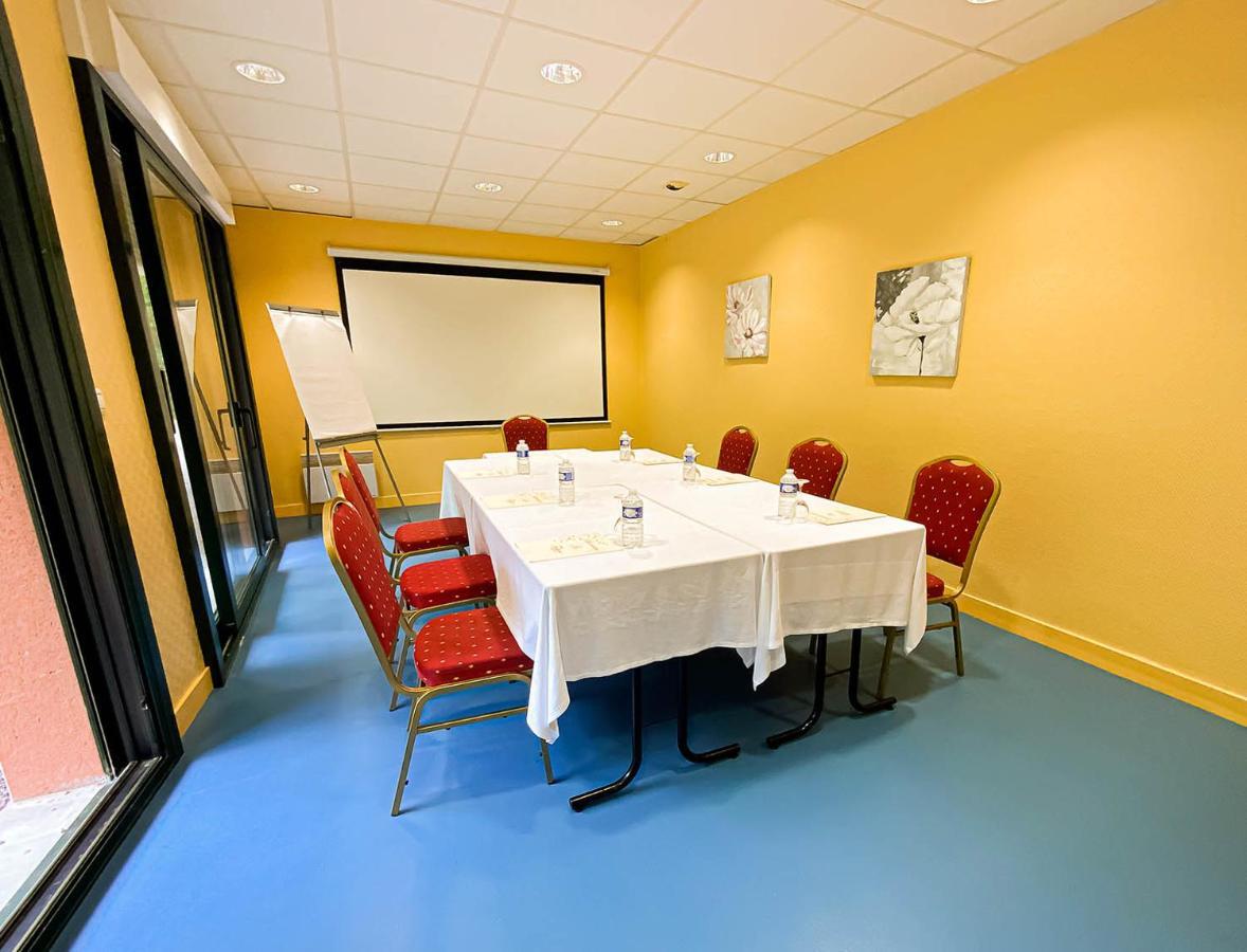 Logis Hotel - Restaurant Le Tulipier Vienne-le-Château المظهر الخارجي الصورة