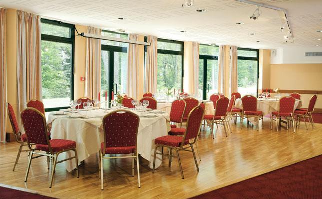 Logis Hotel - Restaurant Le Tulipier Vienne-le-Château المظهر الخارجي الصورة
