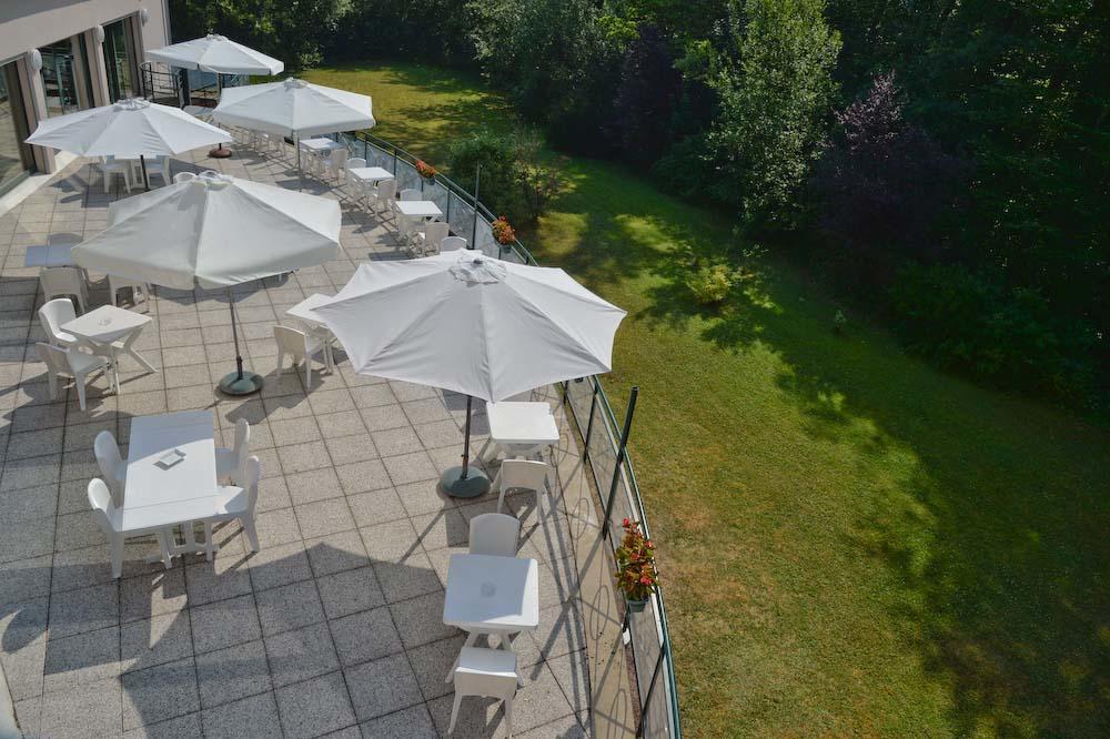 Logis Hotel - Restaurant Le Tulipier Vienne-le-Château المظهر الخارجي الصورة