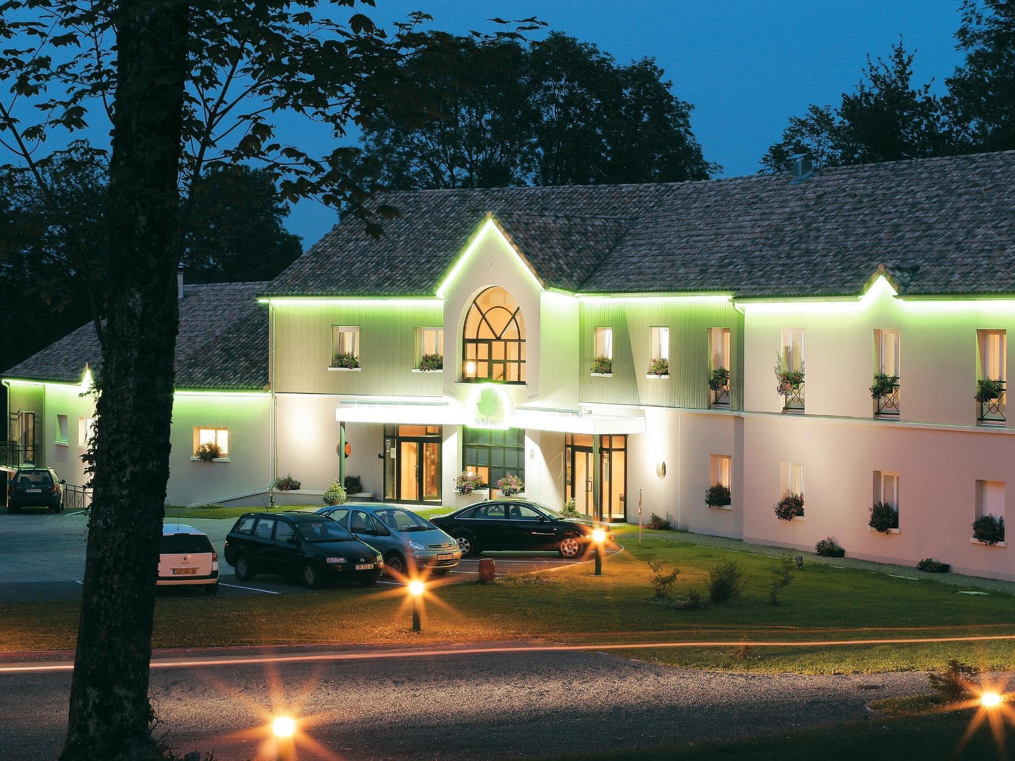 Logis Hotel - Restaurant Le Tulipier Vienne-le-Château المظهر الخارجي الصورة