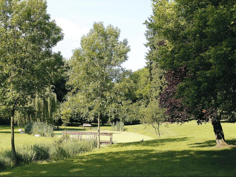 Logis Hotel - Restaurant Le Tulipier Vienne-le-Château المظهر الخارجي الصورة